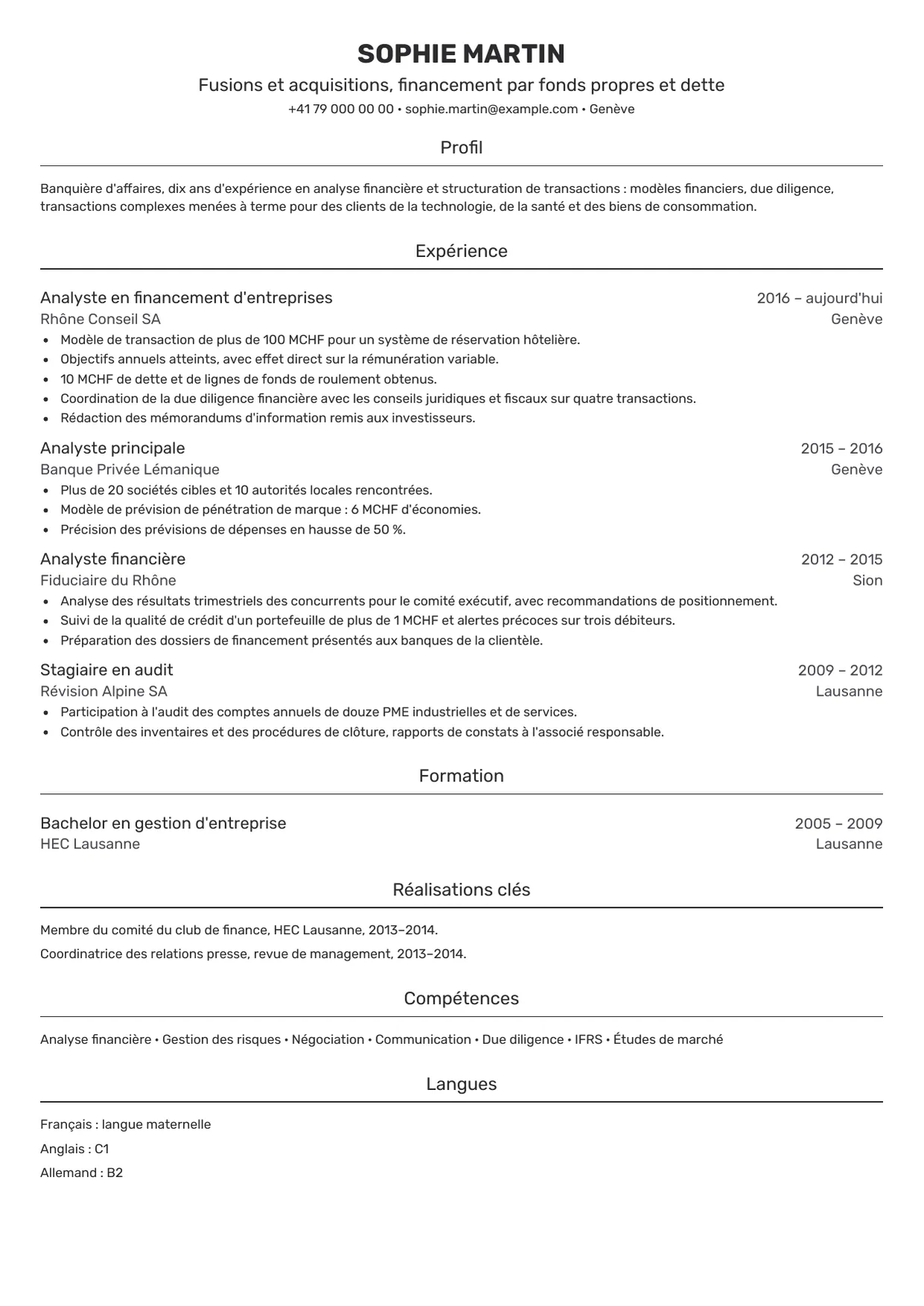 Exemple de CV fictif au nom de Sophie Martin, modèle Simple