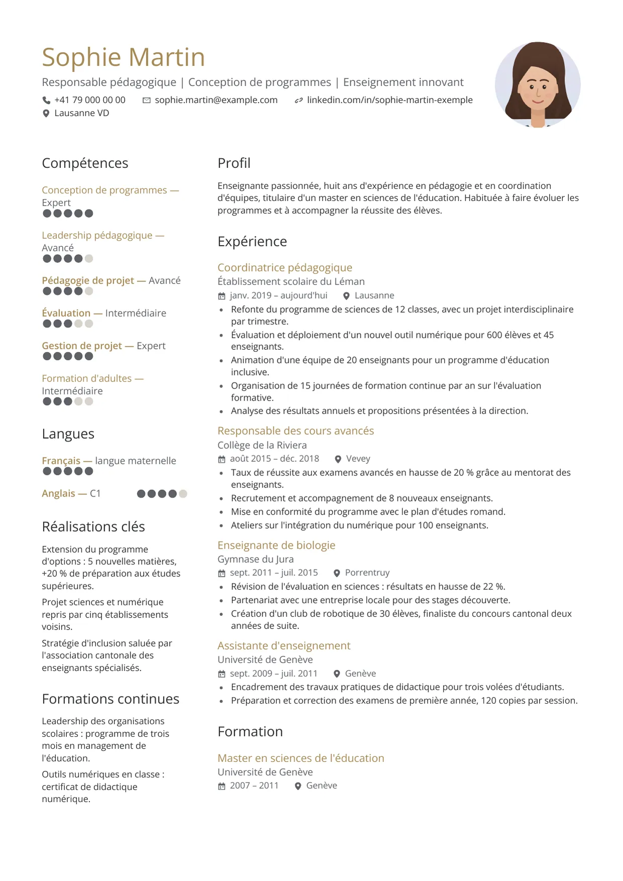 Exemple de CV fictif au nom de Sophie Martin, modèle Sérénité