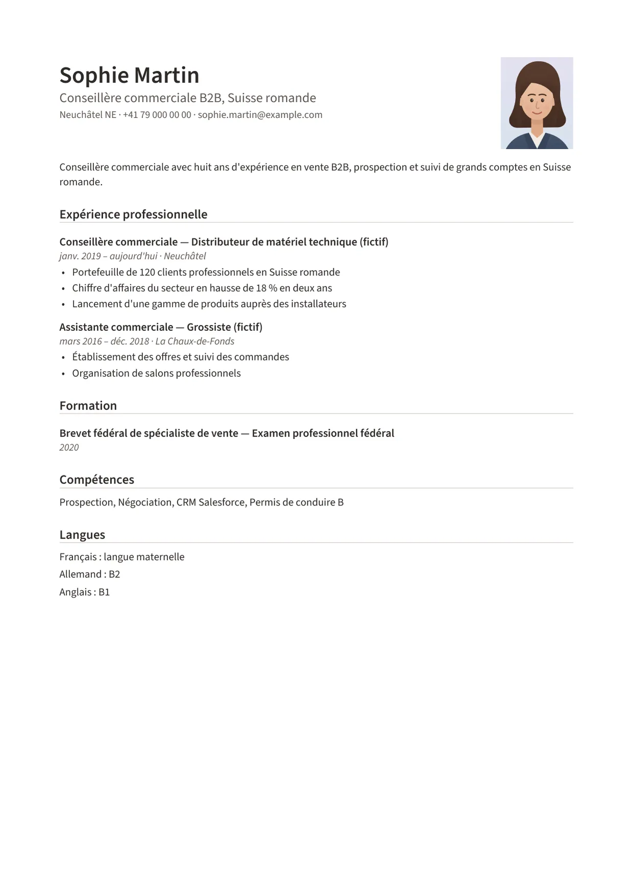 Exemple de CV fictif au nom de Sophie Martin, modèle Classique